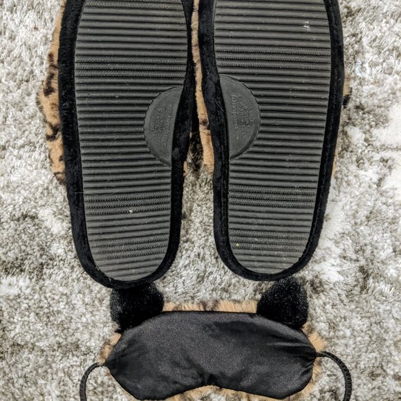 Slippers & Matching Sleep Mask - Picture 4 of 4